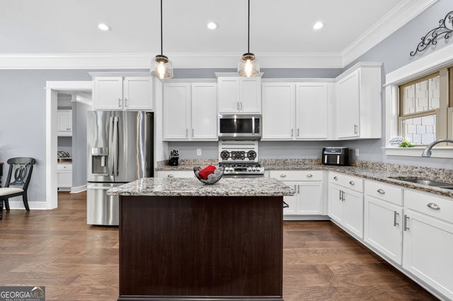 141 Hidden Lakes Drive, Gray, GA 31032