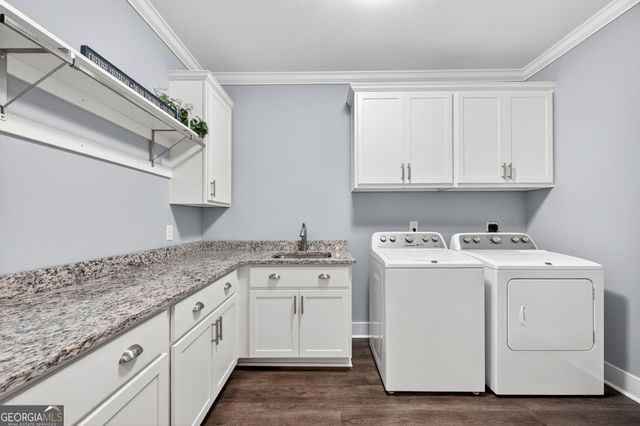 141 Hidden Lakes Drive, Gray, GA 31032