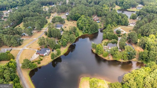 141 Hidden Lakes Drive, Gray, GA 31032