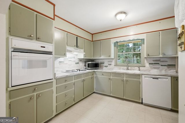 252 Angla Drive SE, Smyrna, GA 30082