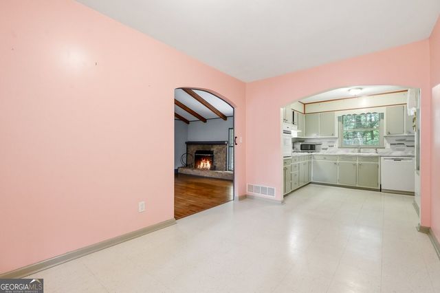 252 Angla Drive SE, Smyrna, GA 30082