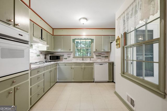 252 Angla Drive SE, Smyrna, GA 30082