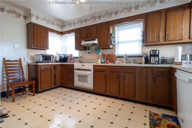 323 24th Street, Dunbar, WV 25064