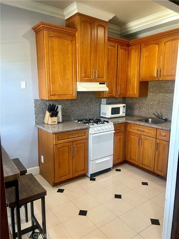 2121 James M Wood Boulevard 121, Los Angeles, CA 90006