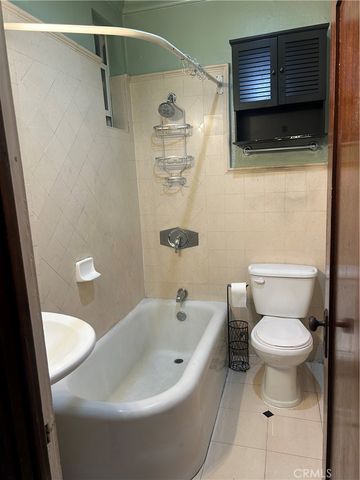 2121 James M Wood Boulevard 121, Los Angeles, CA 90006