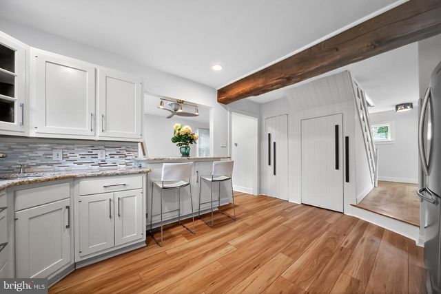 575 W VALLEY RD, Wayne, PA 19087