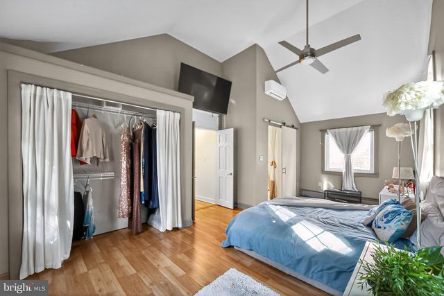 575 W VALLEY RD, Wayne, PA 19087