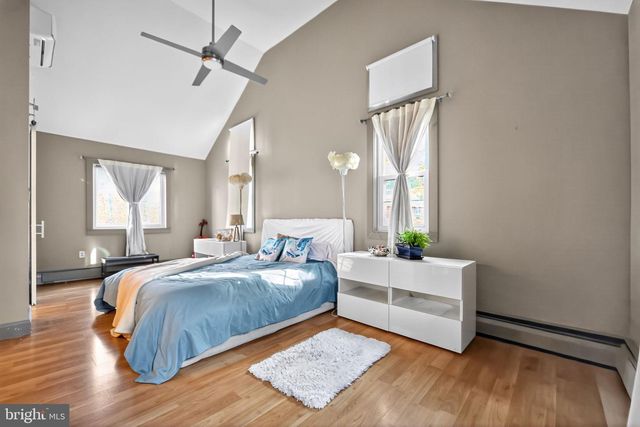 575 W VALLEY RD, Wayne, PA 19087