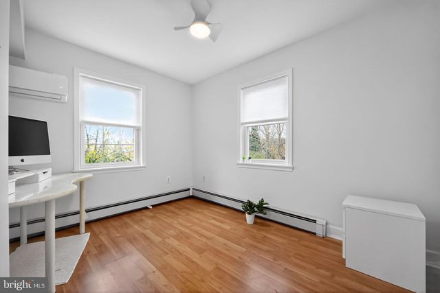 575 W VALLEY RD, Wayne, PA 19087