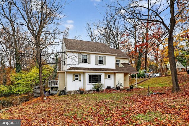 575 W VALLEY RD, Wayne, PA 19087