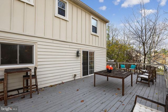 575 W VALLEY RD, Wayne, PA 19087