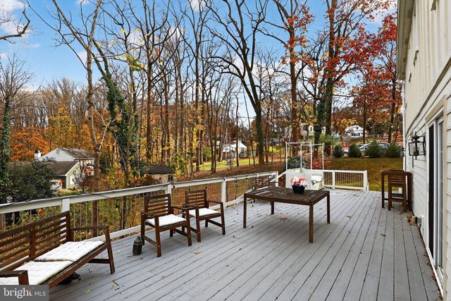 575 W VALLEY RD, Wayne, PA 19087