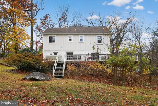 575 W VALLEY RD, Wayne, PA 19087