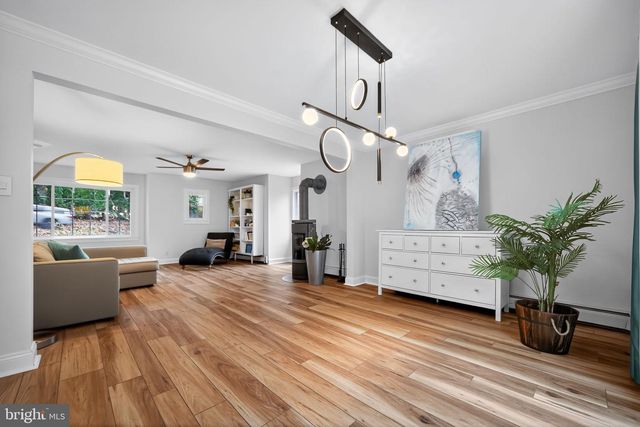 575 W VALLEY RD, Wayne, PA 19087