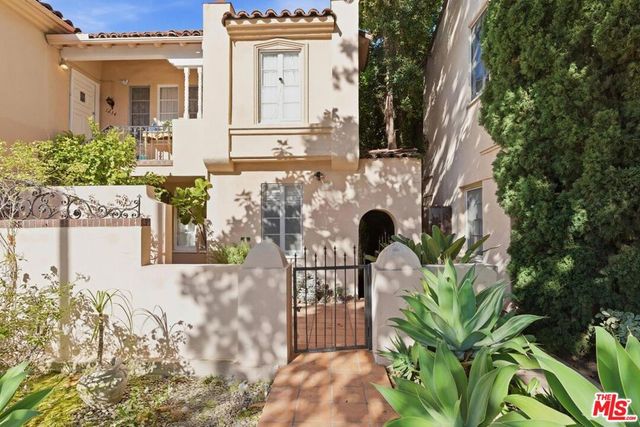 1232 Smithwood Drive, Los Angeles, CA 90035