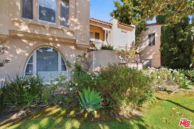 1232 Smithwood Drive, Los Angeles, CA 90035