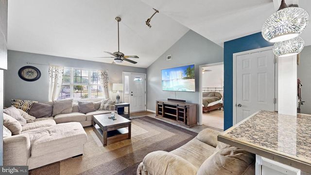211 TAMMIE DR, Dover, DE 19904