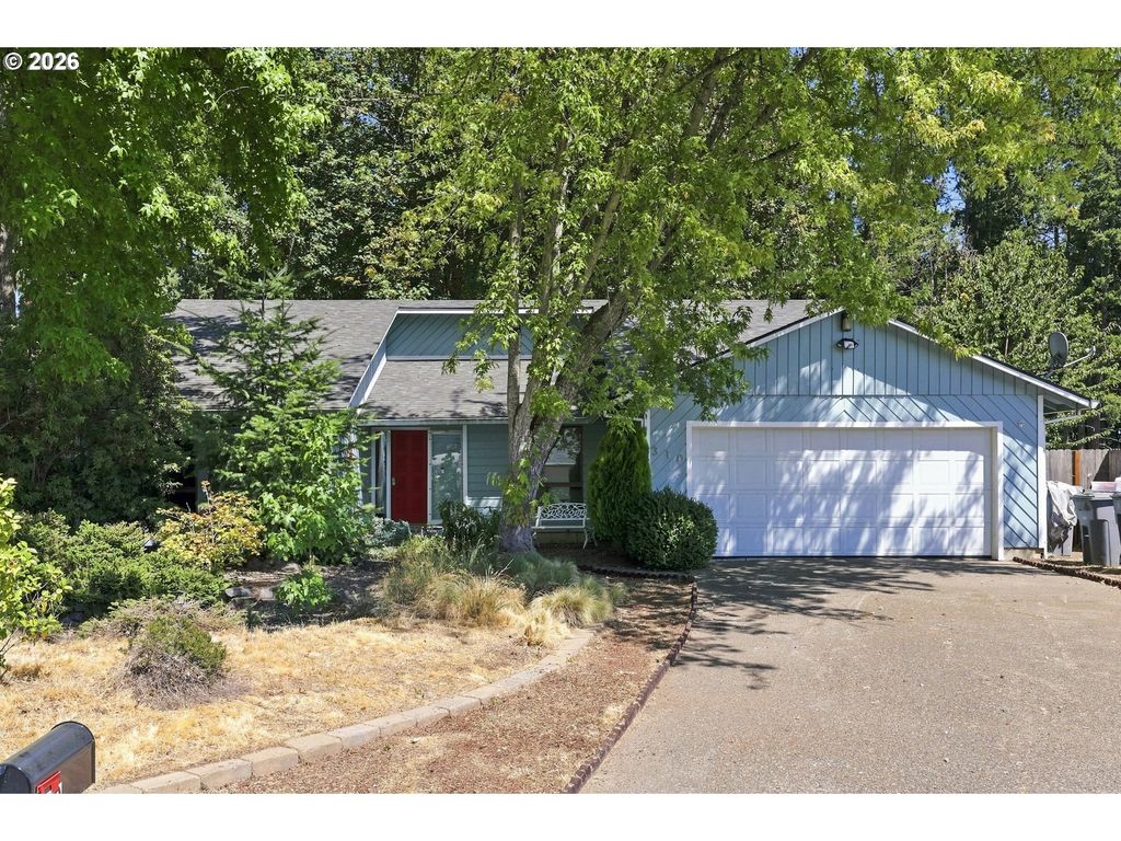 Image 1 of property listing at 310 Ne KINGWOOD St, Mc Minnville, OR 97128
