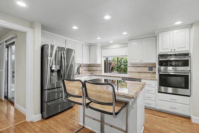2002 University Park Dr, Sacramento, CA 95825