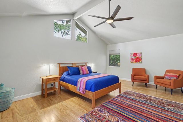 2002 University Park Dr, Sacramento, CA 95825