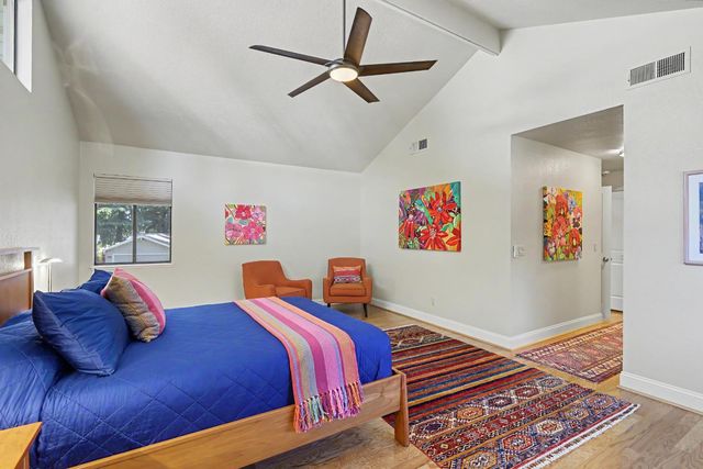 2002 University Park Dr, Sacramento, CA 95825