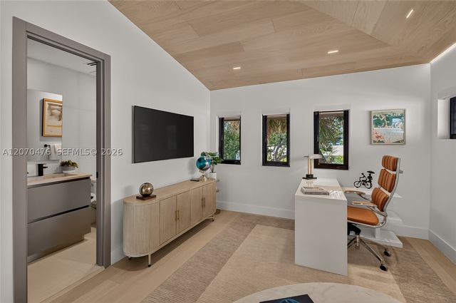 3343 NE 166th St, North Miami Beach, FL 33160