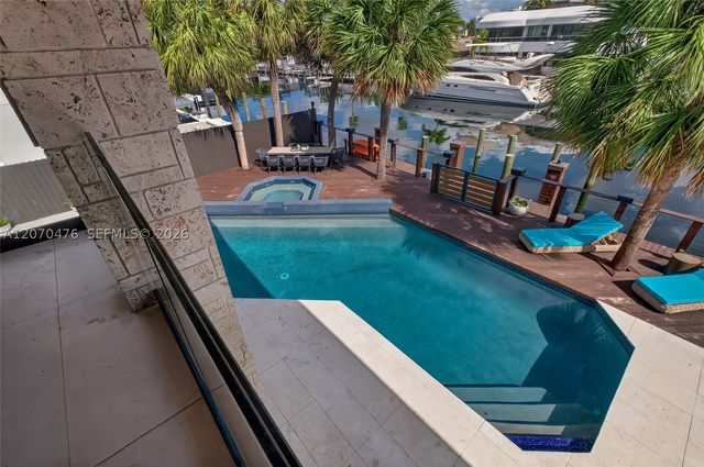 3343 NE 166th St, North Miami Beach, FL 33160