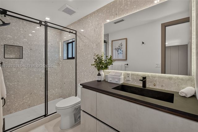 3343 NE 166th St, North Miami Beach, FL 33160