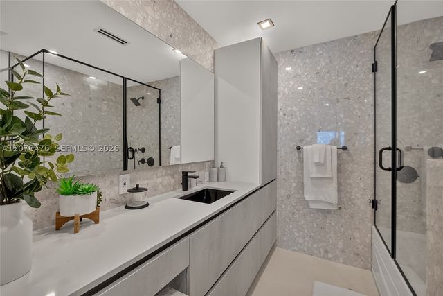 3343 NE 166th St, North Miami Beach, FL 33160