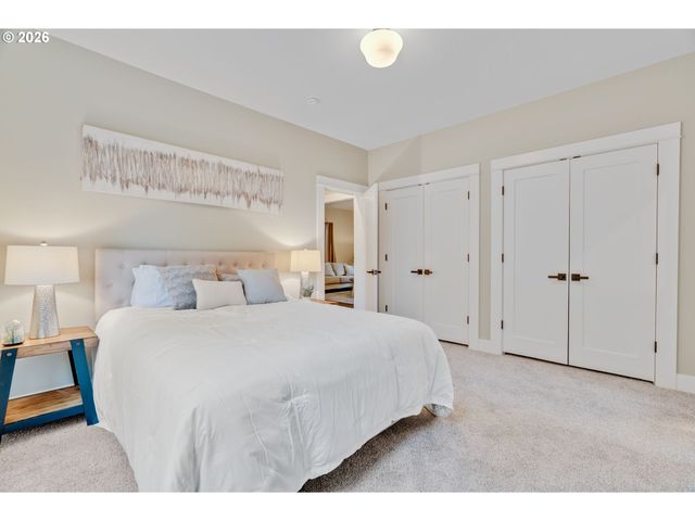 446 Ne COOK St, Portland, OR 97212