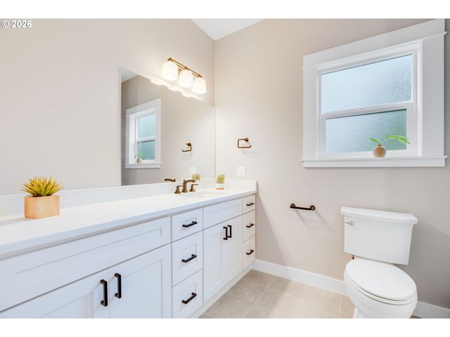 446 Ne COOK St, Portland, OR 97212