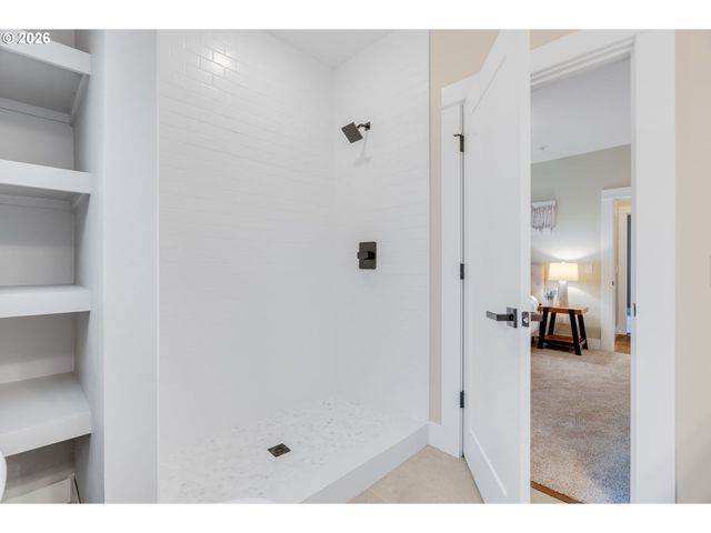 446 Ne COOK St, Portland, OR 97212