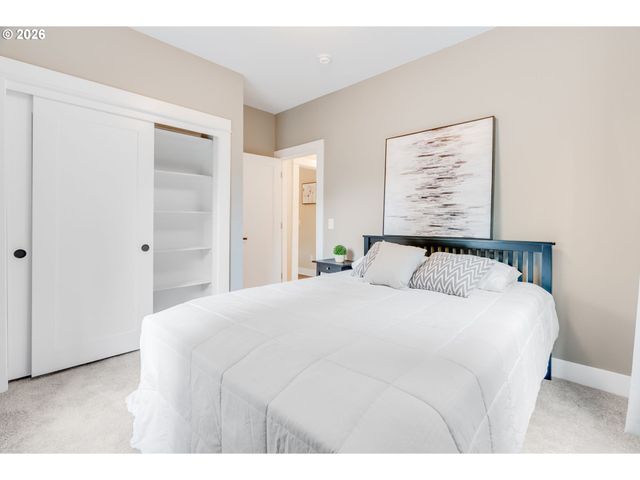 446 Ne COOK St, Portland, OR 97212