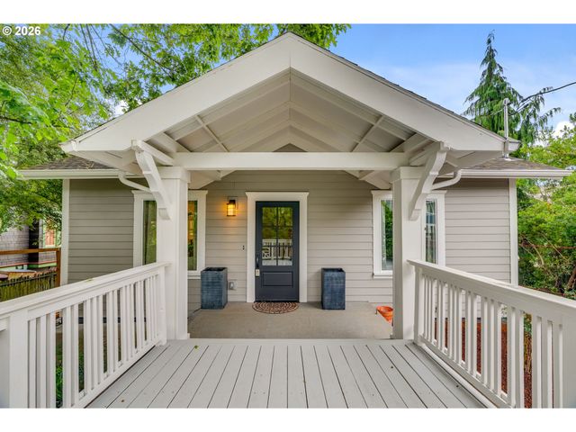 446 Ne COOK St, Portland, OR 97212
