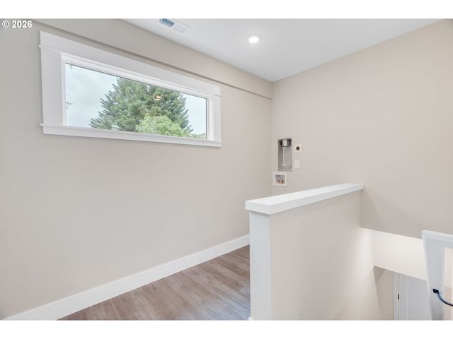 446 Ne COOK St, Portland, OR 97212