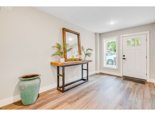 446 Ne COOK St, Portland, OR 97212