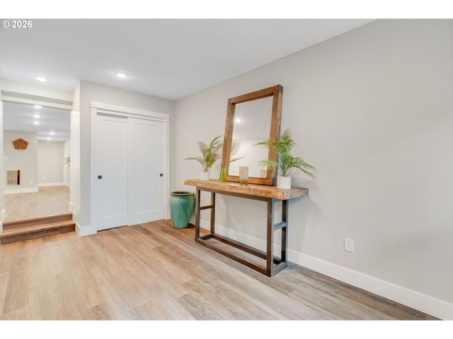 446 Ne COOK St, Portland, OR 97212