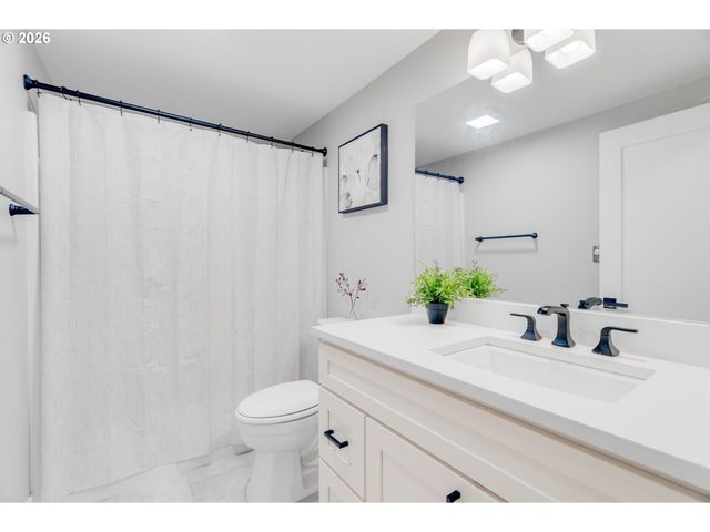 446 Ne COOK St, Portland, OR 97212