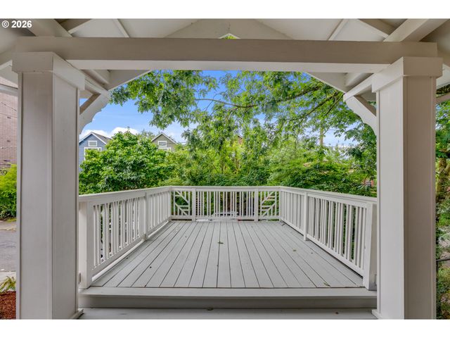 446 Ne COOK St, Portland, OR 97212