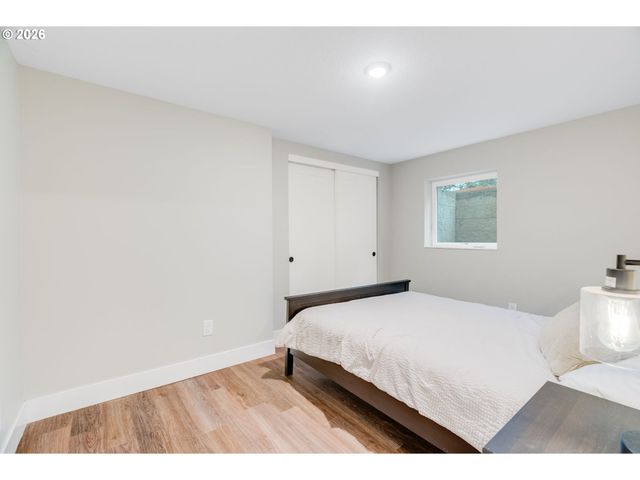 446 Ne COOK St, Portland, OR 97212
