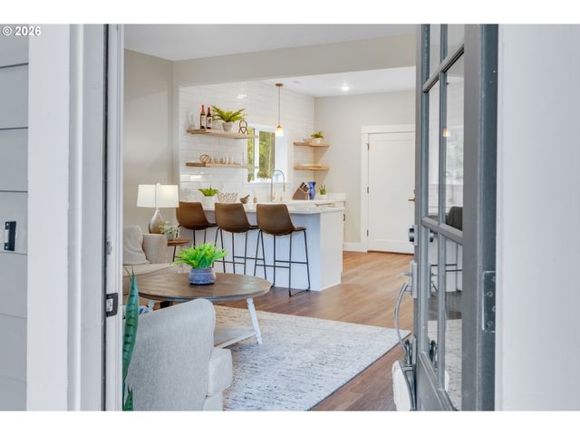 446 Ne COOK St, Portland, OR 97212