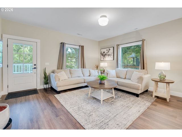 446 Ne COOK St, Portland, OR 97212