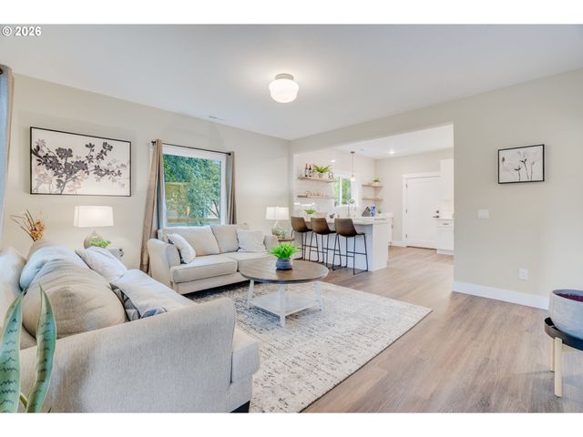 446 Ne COOK St, Portland, OR 97212