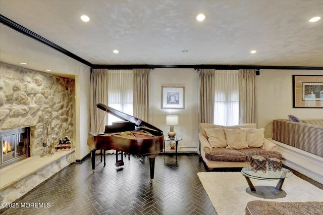 17 Emerald Drive, Morganville, NJ 07751