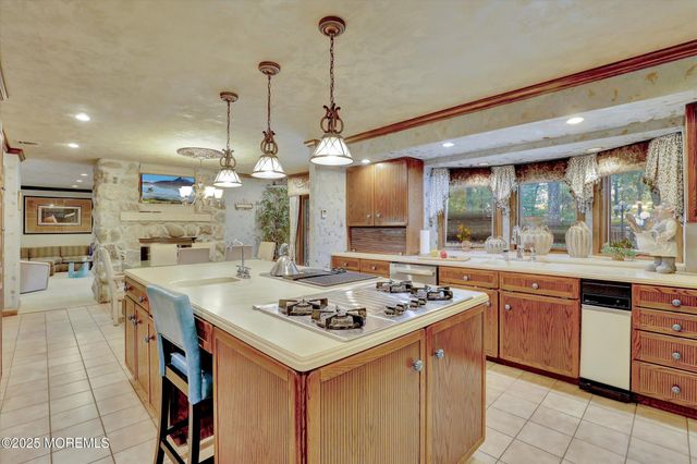 17 Emerald Drive, Morganville, NJ 07751