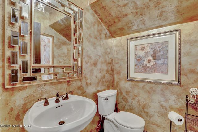 17 Emerald Drive, Morganville, NJ 07751