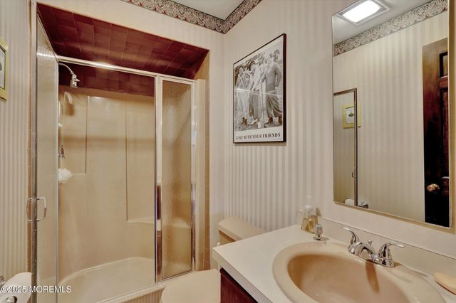 17 Emerald Drive, Morganville, NJ 07751