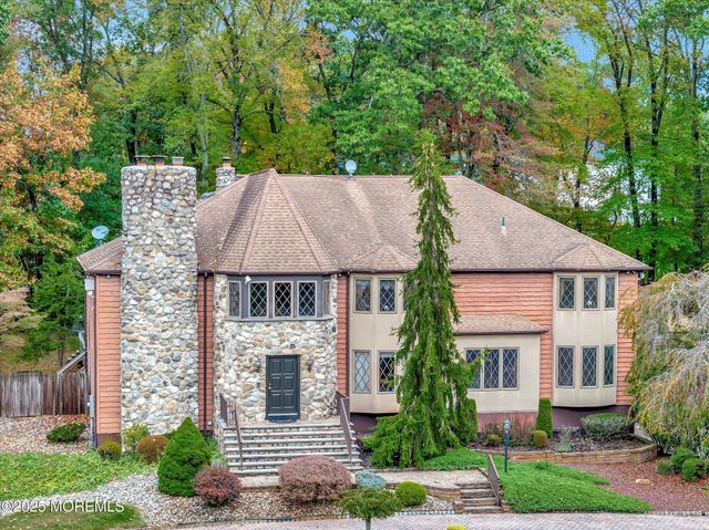 17 Emerald Drive, Morganville, NJ 07751