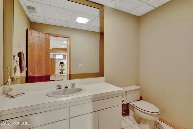 17 Emerald Drive, Morganville, NJ 07751