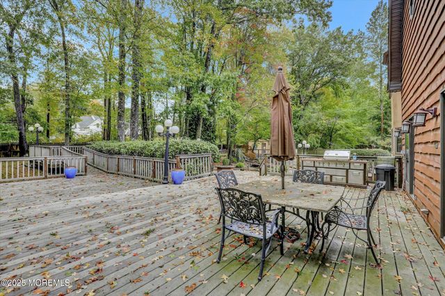 17 Emerald Drive, Morganville, NJ 07751
